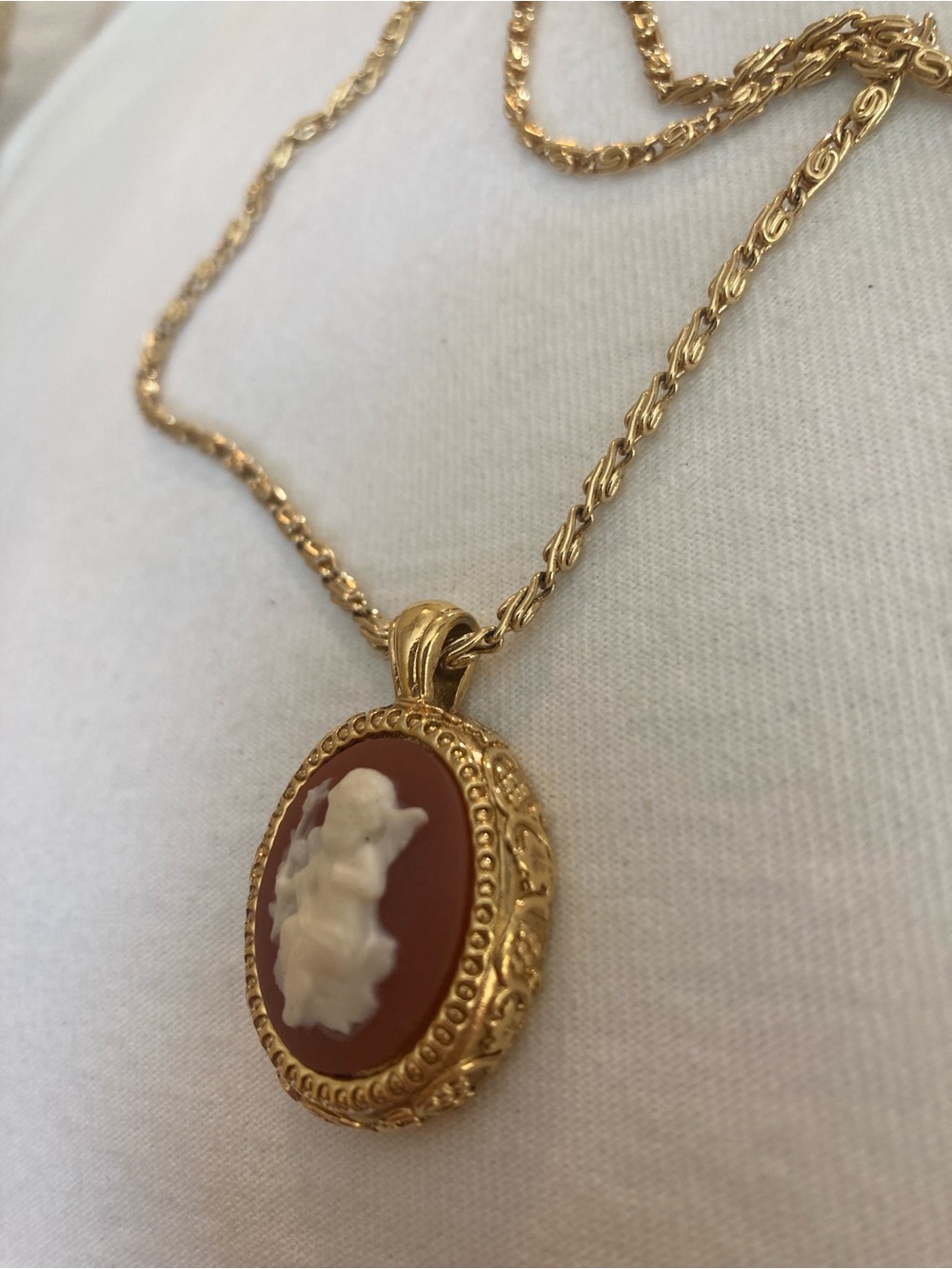 The Vatican Library Collection Angel Cherub Intricate Frame Pendant Necklace - Picture 3 of 8